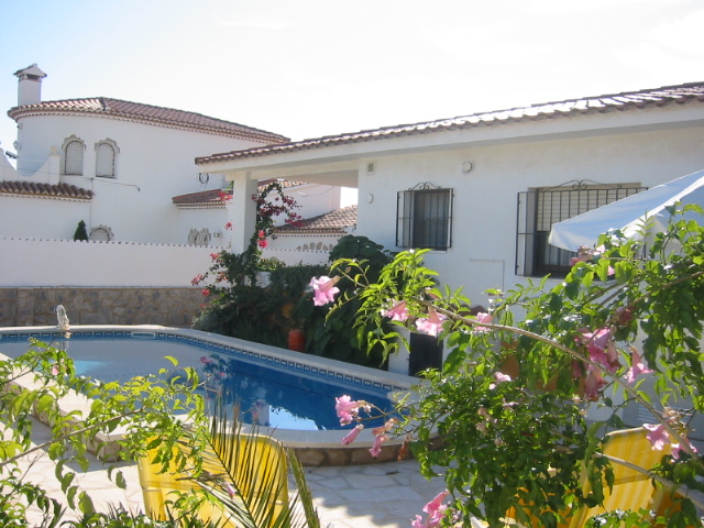 Ferienhaus an der Costa Dorada Aussenansicht